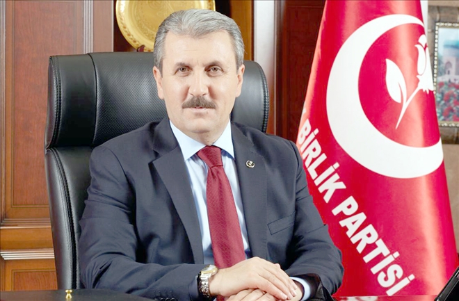 Anketlerde Öndeyiz