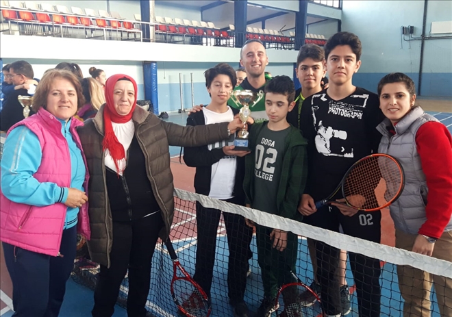 Tenis Rüzgarı Esti