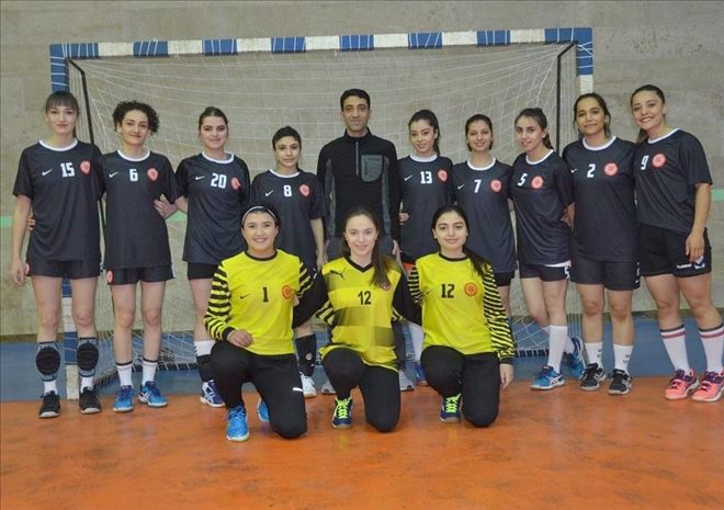Hentbolcular Yarı Finalde