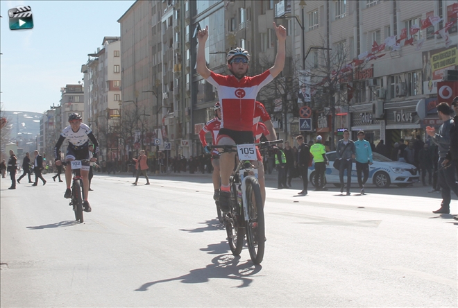 149 Bisikletçi Derece İçin Pedal Çevirdi--Video