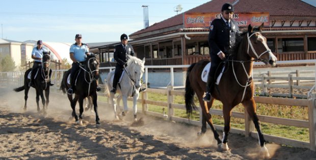 Emniyette Atlı Polis Uygulaması Başladı