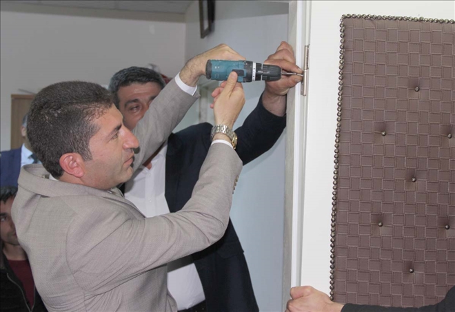 İlk İcraatı Makam Odasının Kapısını Sökmek Oldu 