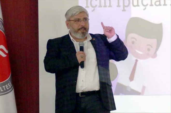 Dijital Tehlikeleri Anlattı 