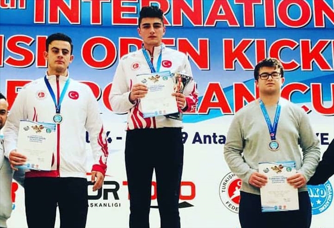 Kickboks´ta Büyük Başarı