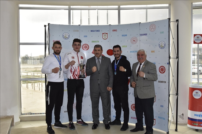 Dereceli Sporcular Tunç´un Makamında