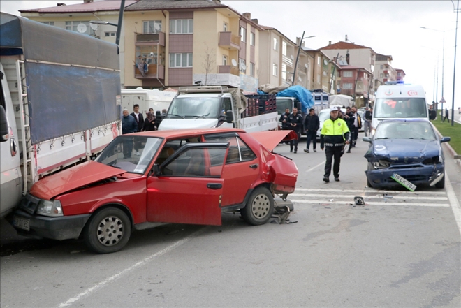 Trafik Kazasında 2 Kişi Yaralandı