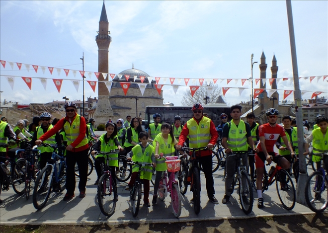 Sporseverler, Pedal Çevirdi