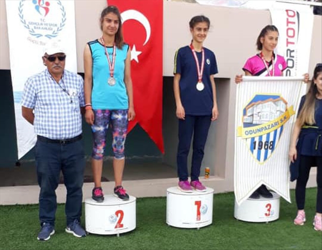 Özdemir, Türkiye 2.´si Oldu
