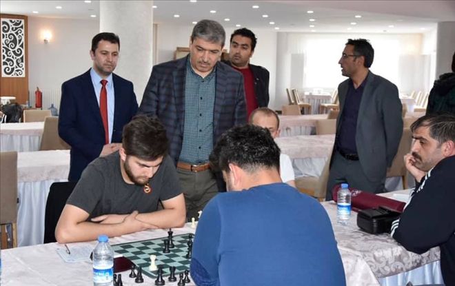 Gençler Satrançta Yarıştı