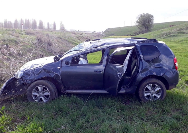 İki Otomobil Çarpıştı: 6 Yaralı