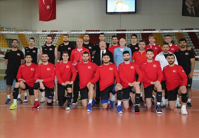 Salonu Tıklım Tıklım Dolduracağız