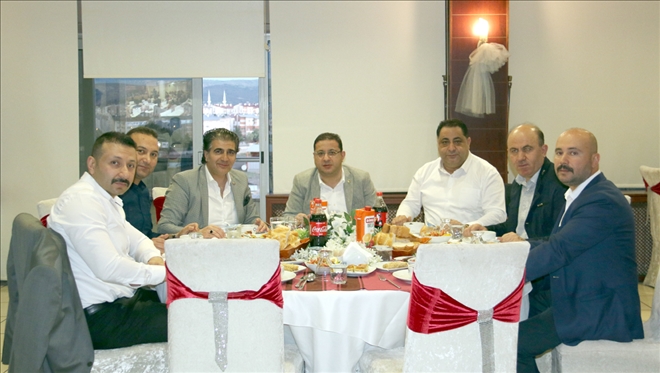 Kurtarıcı Olarak Görüyoruz