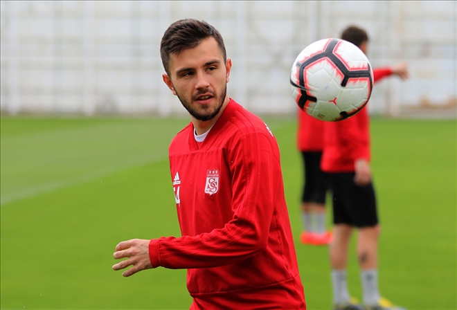 Beşiktaş Emre´yi İstiyor