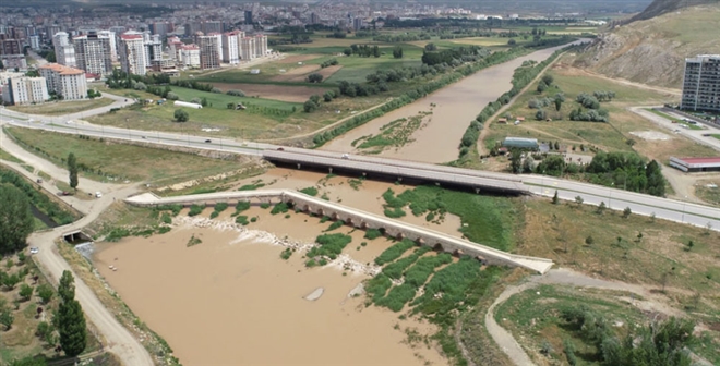 Yağışlar Kızılırmak´ın Rengini Değiştirdi