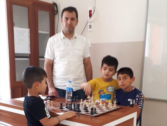 Satrançta Çalışmalar Sürüyor
