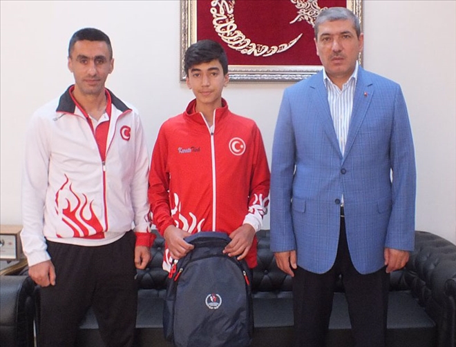 Müdür Tunç, Kaya´yı Tebrik Etti