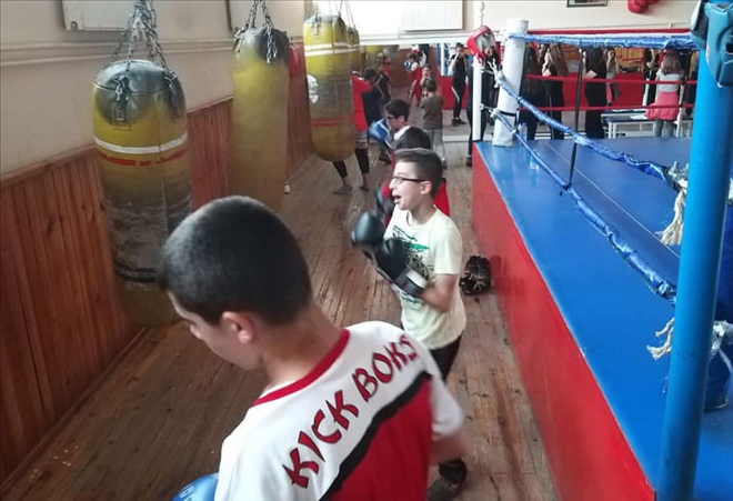 Kickboks Antrenmanları Sürüyor