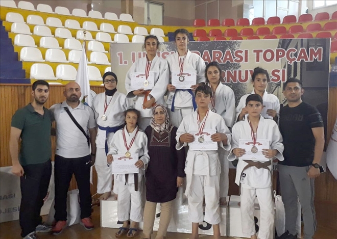 8 Madalya İle Döndüler