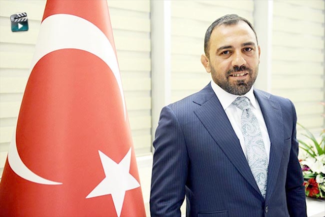 İsmi Salona Verildi--Video