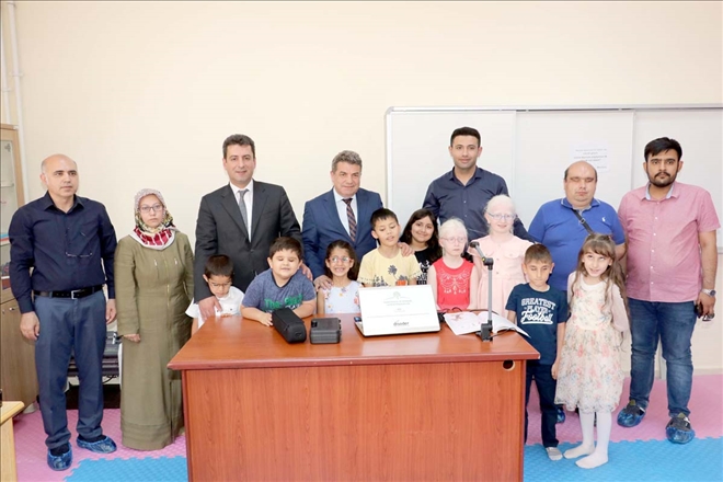 Üniversite´den  Eğitime Destek