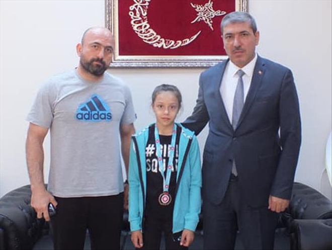 Tunç, Begümnaz´ı Tebrik Etti