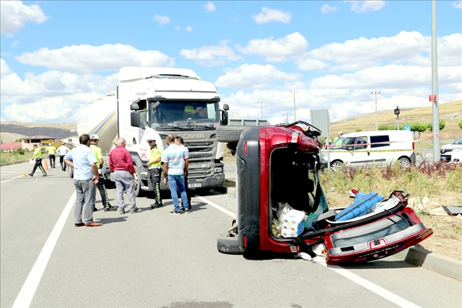 Tır ile cip çarpıştı: 4 yaralı 