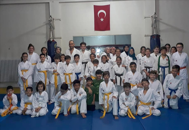 Karateciler Durmak Bilmiyor
