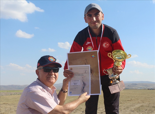 Suvay, Model Uçakta Birinci Oldu