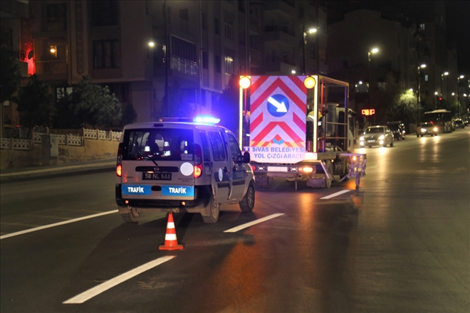 Yol Çizgileri Yenileniyor