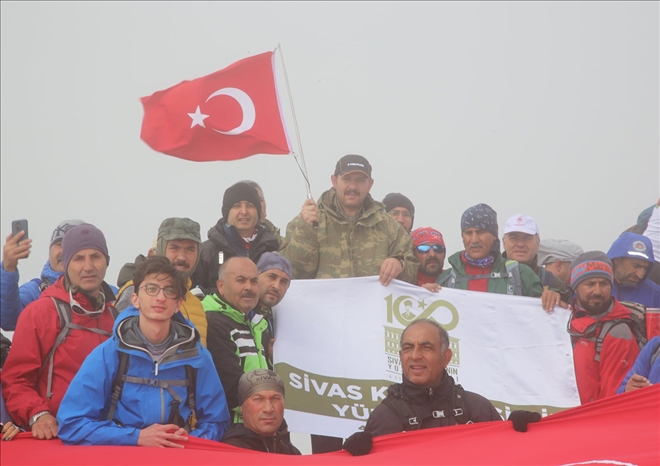 100. Yıl İçin Yıldız Dağı´na Tırmandılar