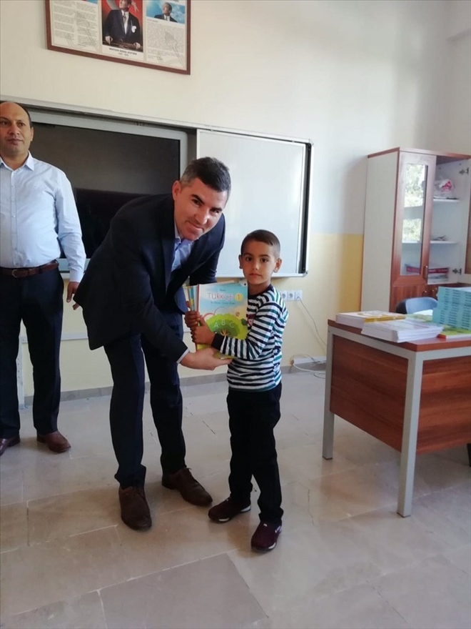  Bin 234 Öğrenciye Kitapları Teslim Edildi 