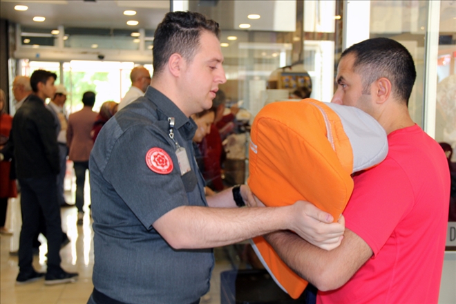Üniversite´de Pembe Kod Tatbikatı