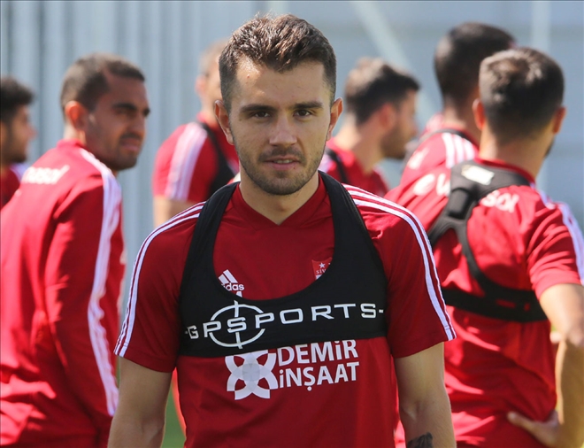 Emre Şoku! 2 Hafta Yok