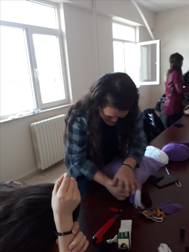 Öğrencilerden Materyal Desteği