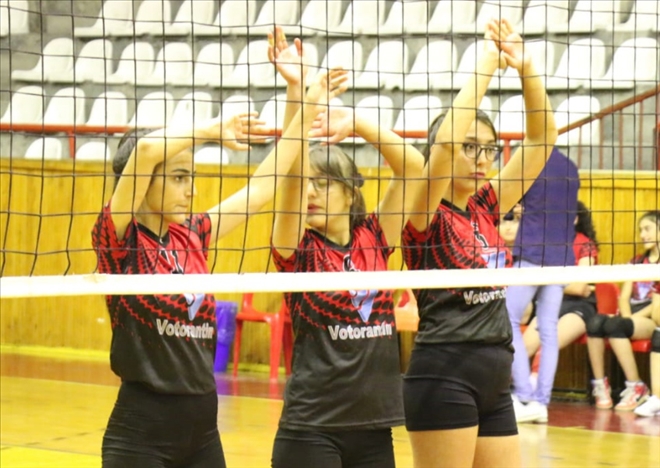 Çimentospor, Gençlikspor´u Mağlup Etti