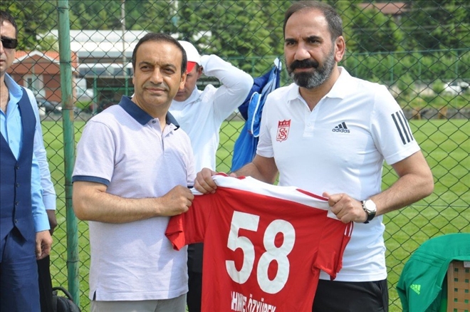 Sivasspor´u Mecliste Savundu