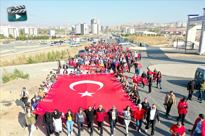 Cumhuriyet İçin Yürüdüler--Video