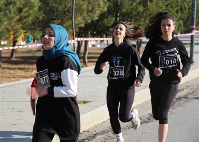 Öğrenciler Ata İçin Koştu