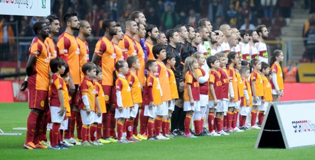 Carlos´tan Burak Yılmaz´a Tepki