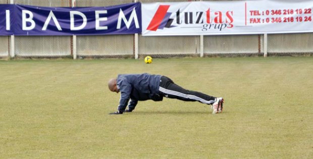 Carlos Kendini Cezalandırdı