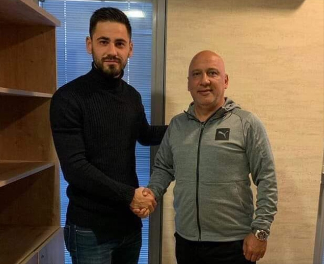 Başarılı Futbolcu Tuzlaspor´a Gitti