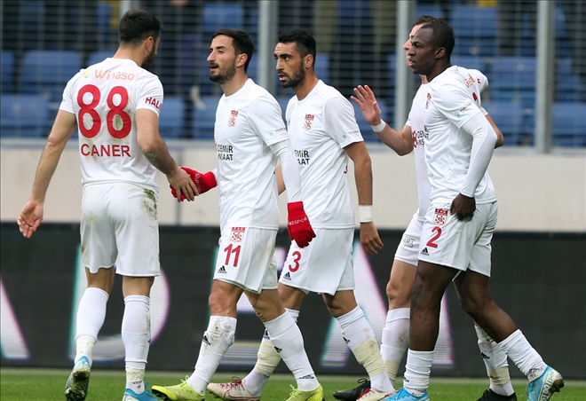 Lider Pes Etmedi (2-2)