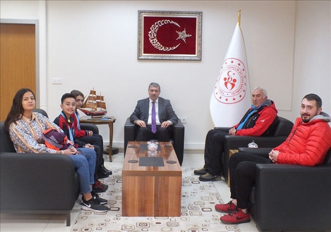 Dereceli Yüzücülerden Tunç´a Ziyaret