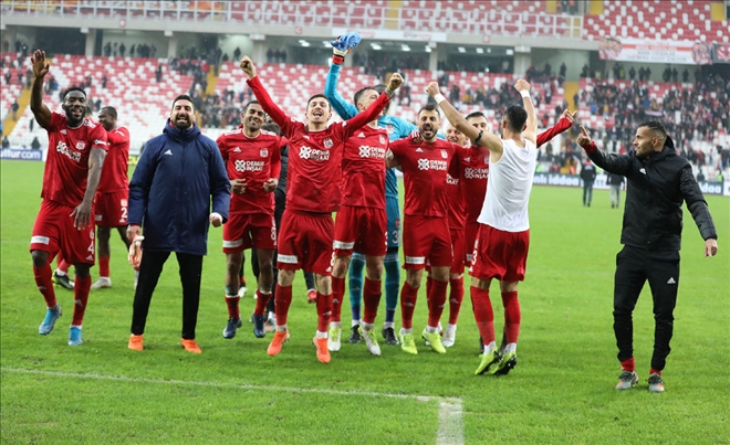 Sivasspor Yine 37 Puanla Lider