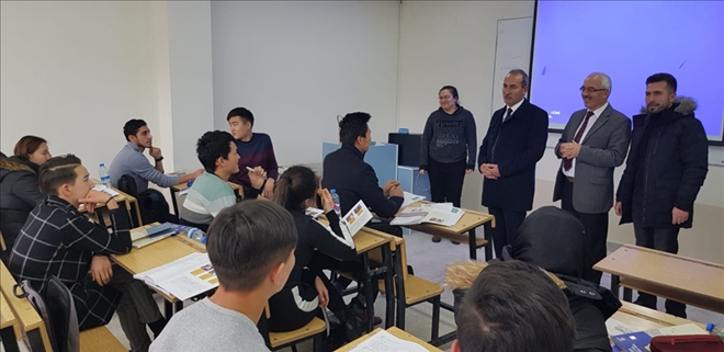 Yabancı Öğrenciler  Türkçe Öğreniyor