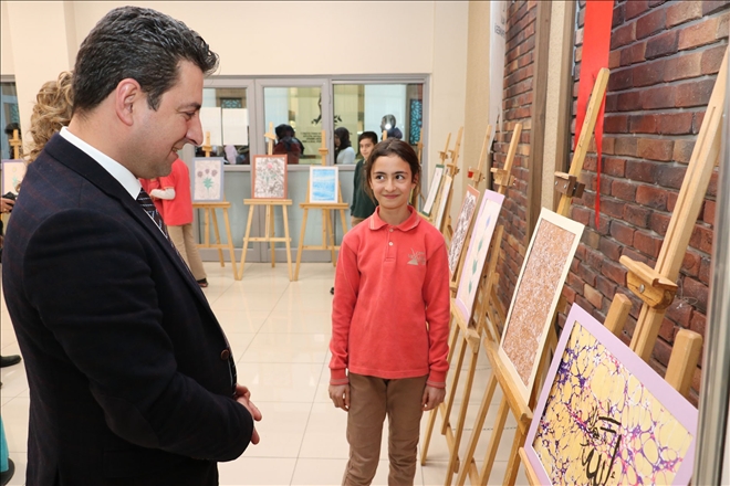 Öğrencilerden  Ebru Sergisi