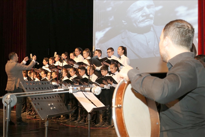 Ünlü Ozan Veysel  Türkülerle Anıldı