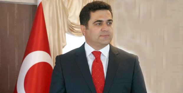 Sanaldan Teşekkür Etti