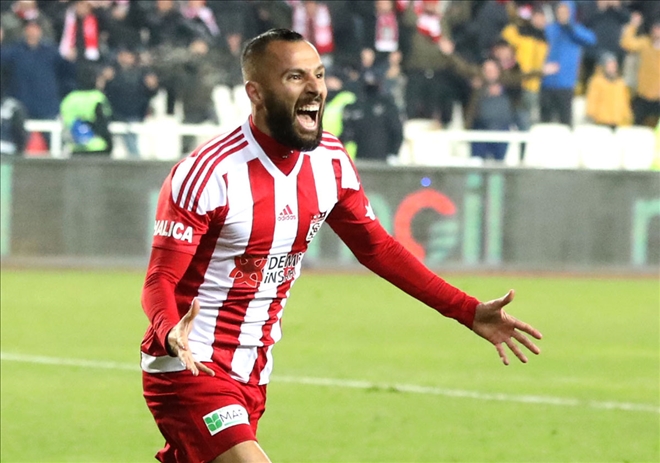 Yasin Öztekin, Siftah Yaptı