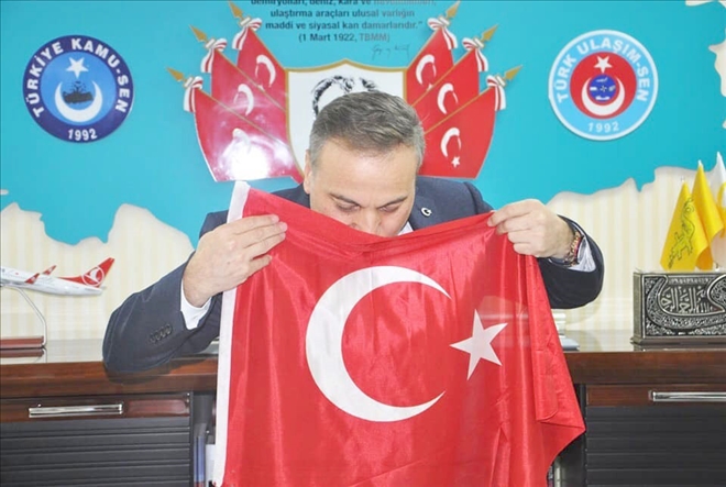  Bayrağımıza Uzanan Eller Kırılır